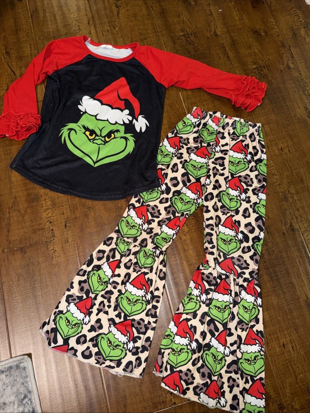 Boutique The Grinch Christmas Cute Ruffle Pants Set Size 5T-6T